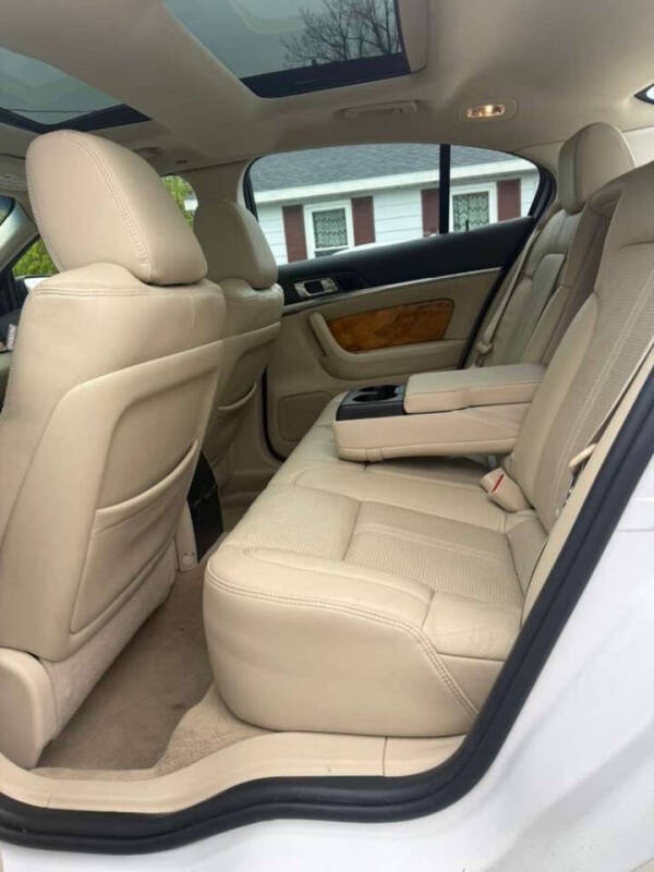 2011 Lincoln MKS