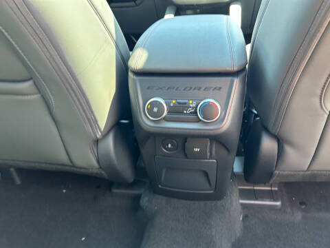 2025 Ford Explorer Active