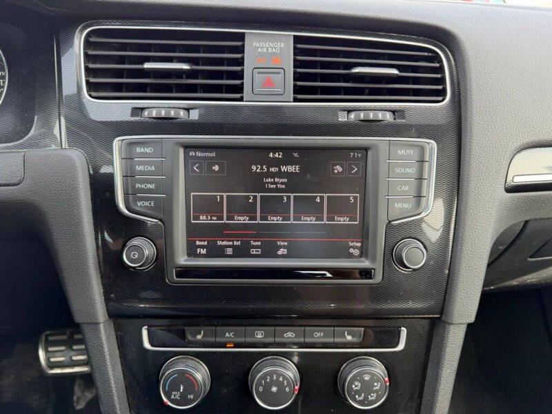 2017 Volkswagen Golf GTI SE