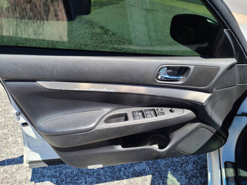2015 Infiniti Q40