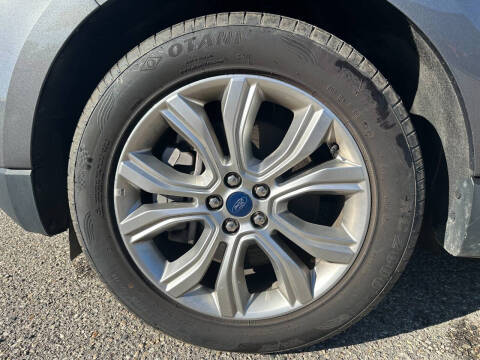 2022 Ford Edge Titanium