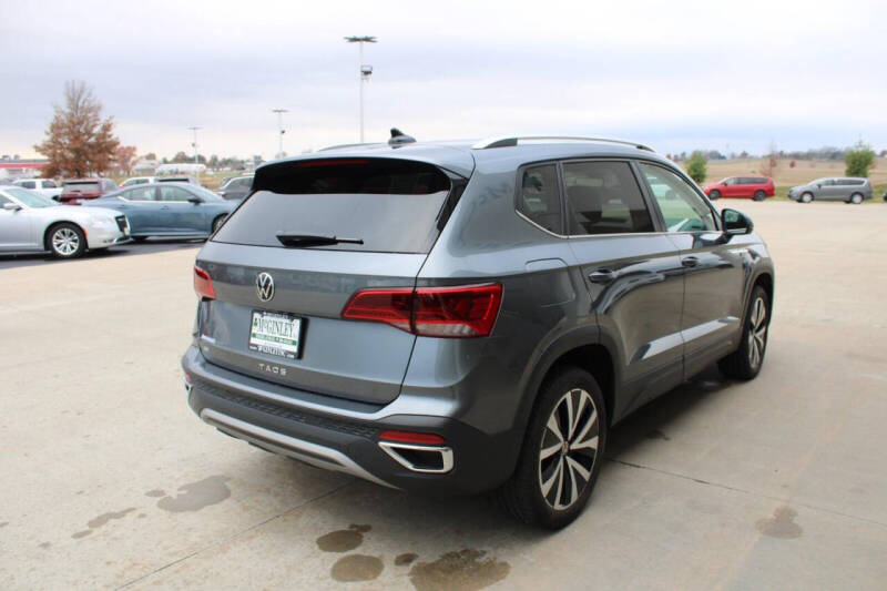 2024 Volkswagen Taos SE