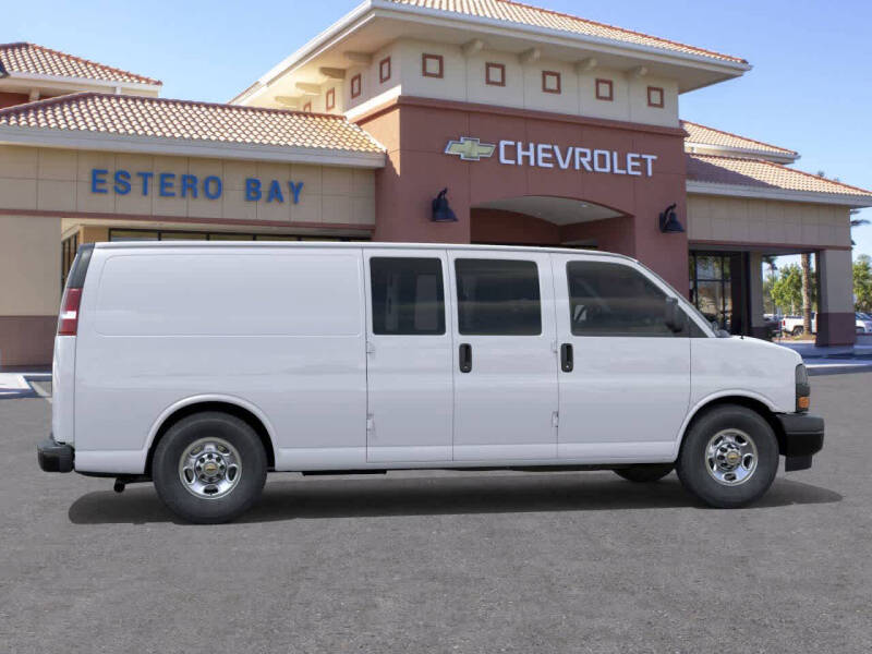 2025 Chevrolet Express 3500