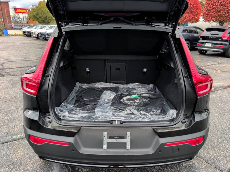 2026 Volvo XC40 B5 Plus