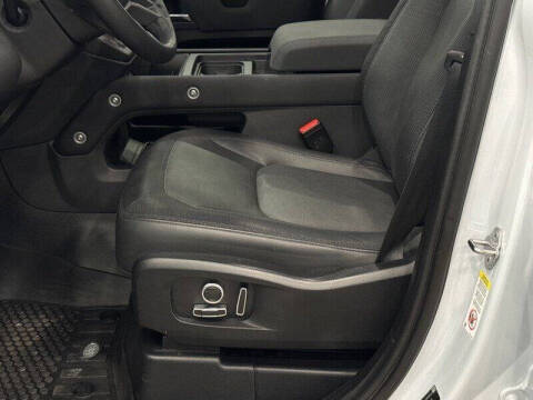 2023 Land Rover Defender 130 X-Dynamic SE