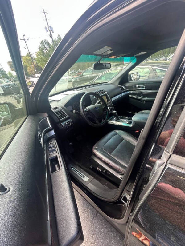 2017 Ford Explorer Sport