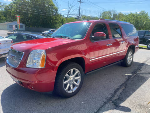 2013 GMC Yukon XL for sale at COUNTRY SAAB OF ORANGE COUNTY in Florida NY