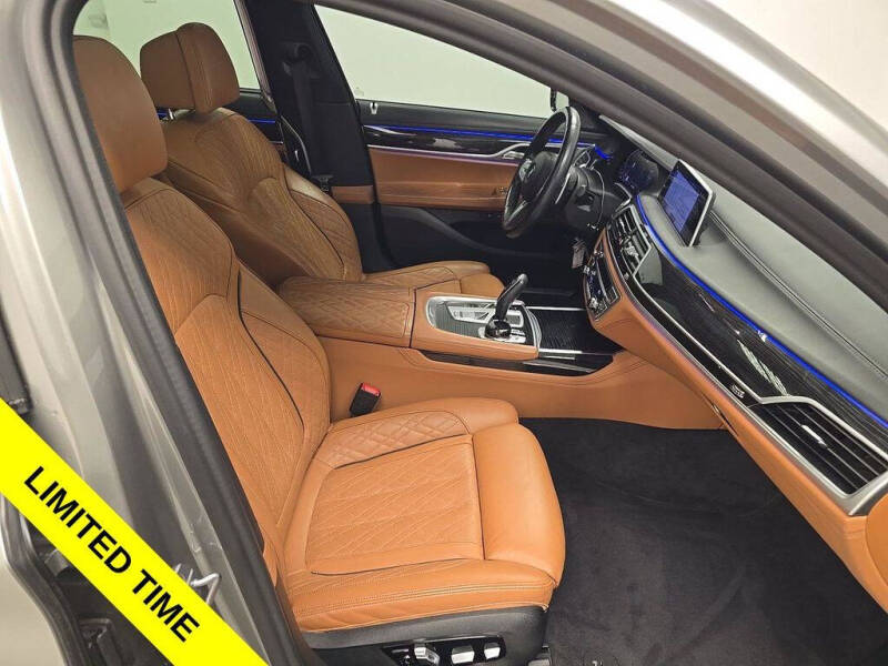 2022 BMW 7 Series 740i