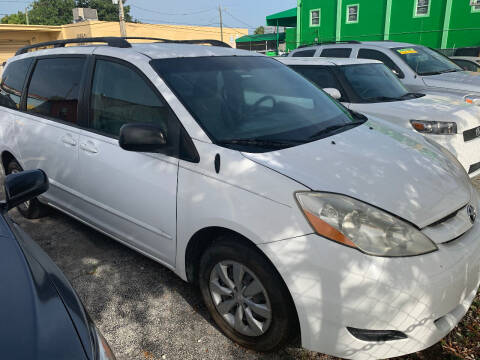 2009 Toyota Sienna LE 8-Passenger