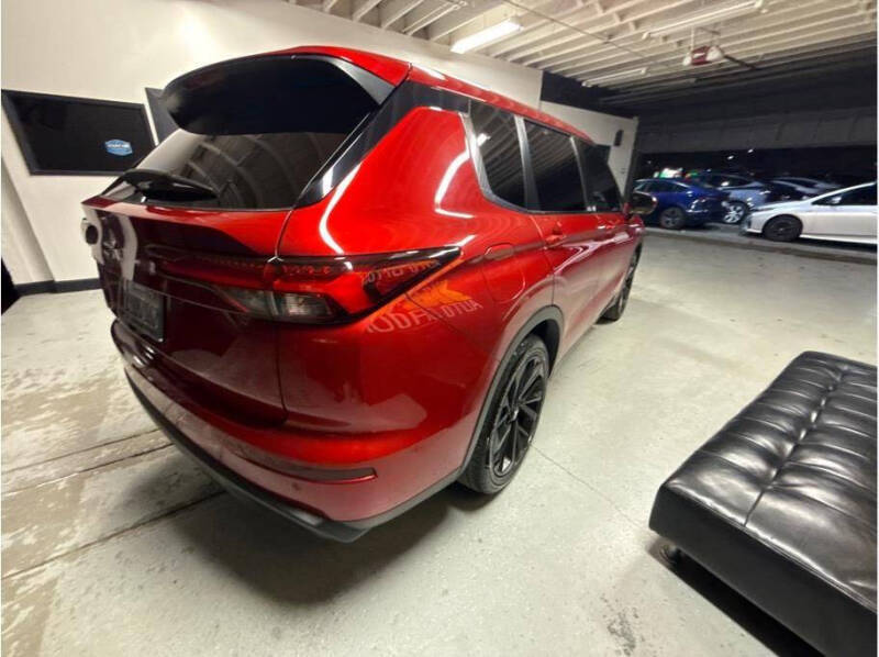 2022 Mitsubishi Outlander ES