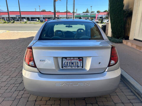 2004 Saturn Ion 1