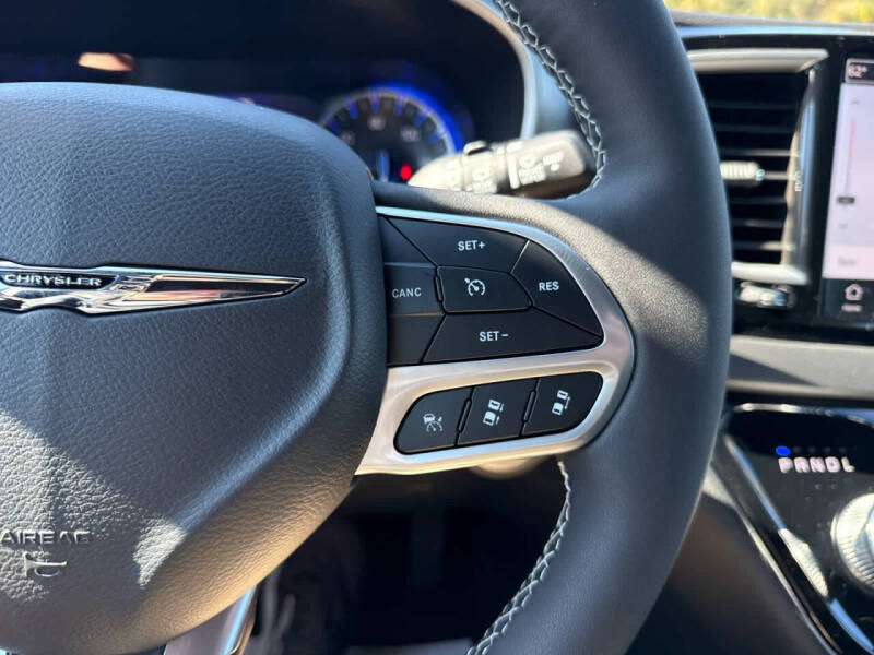 2026 Chrysler Voyager LX