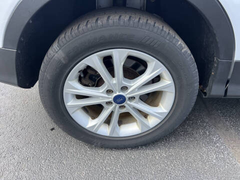 2017 Ford Escape SE