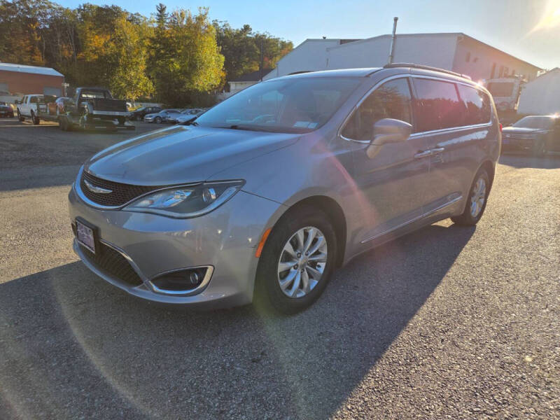 2017 Chrysler Pacifica Touring-L