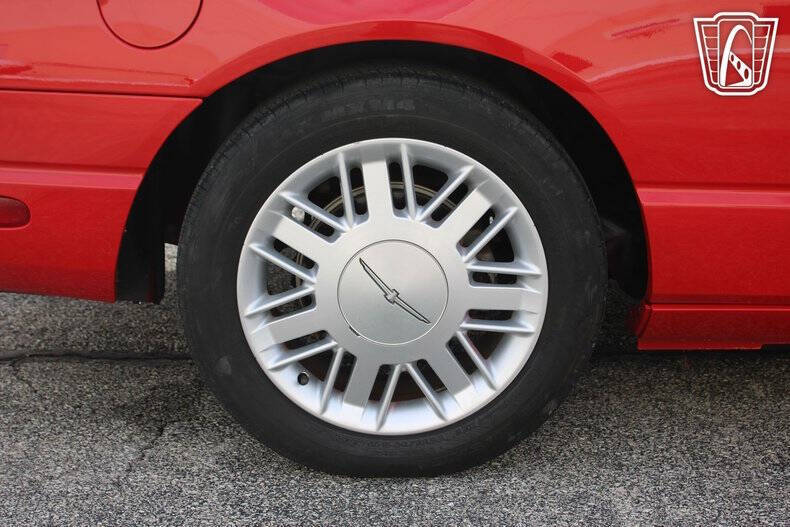 2002 Ford Thunderbird Deluxe