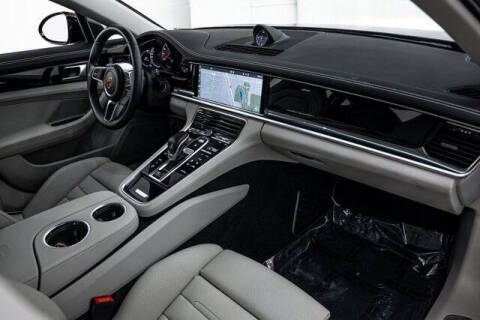 2017 Porsche Panamera