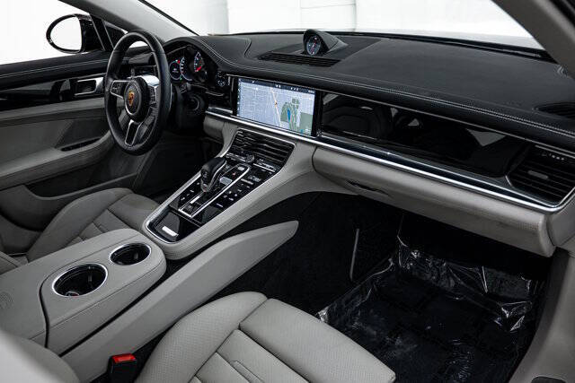 2017 Porsche Panamera