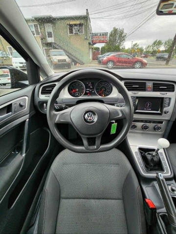 2015 Volkswagen Golf TSI Launch Edition