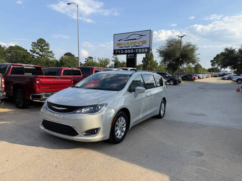 2017 Chrysler Pacifica Touring-L
