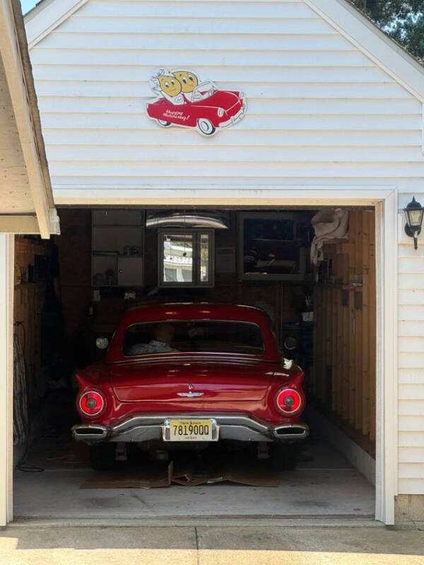 1957 Ford Thunderbird