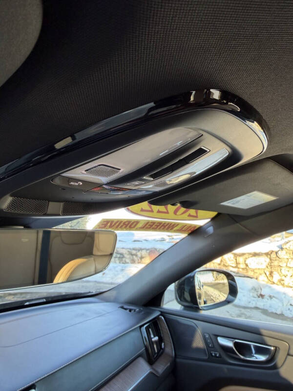 2022 Volvo XC60 B5 Inscription