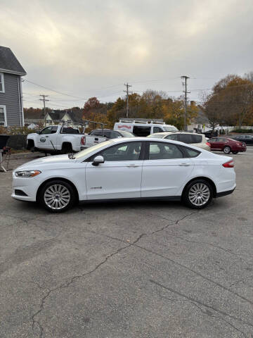 2015 Ford Fusion Hybrid S