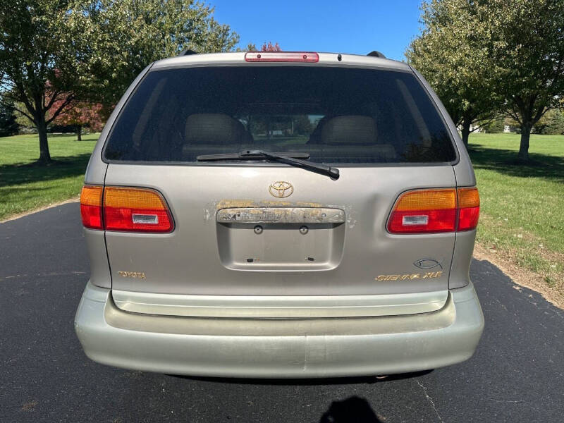 1998 Toyota Sienna LE