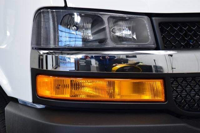 2025 Chevrolet Express 2500