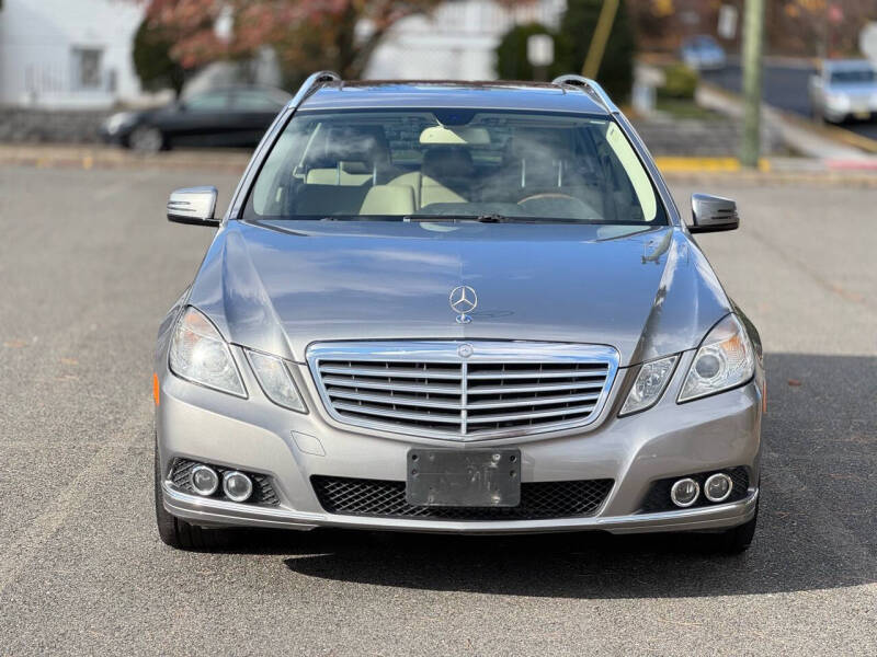 2011 Mercedes-Benz E-Class E350 photo 2