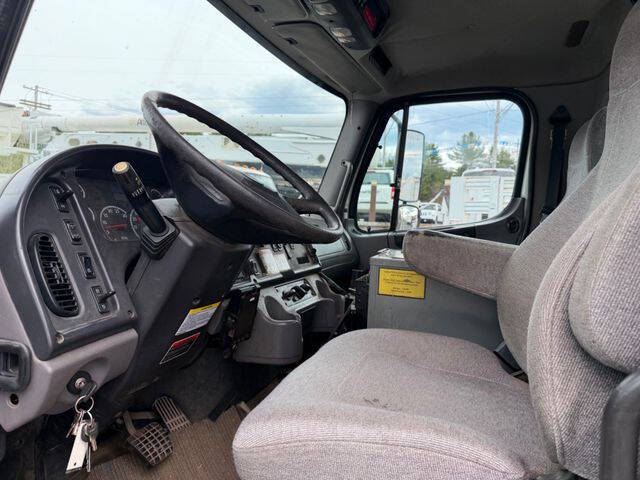 2010 Freightliner M2 106