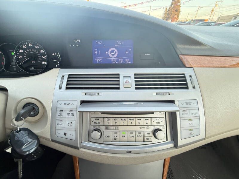 2005 Toyota Avalon XLS