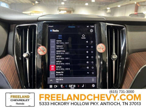 2023 Volvo XC60 B5 Plus Dark Theme