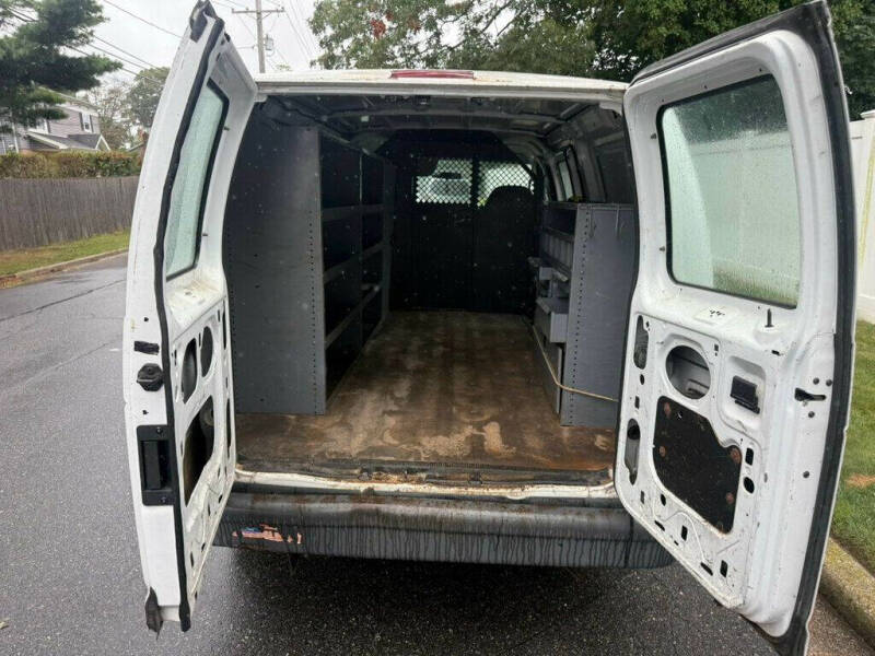 2005 Ford E-Series E-150