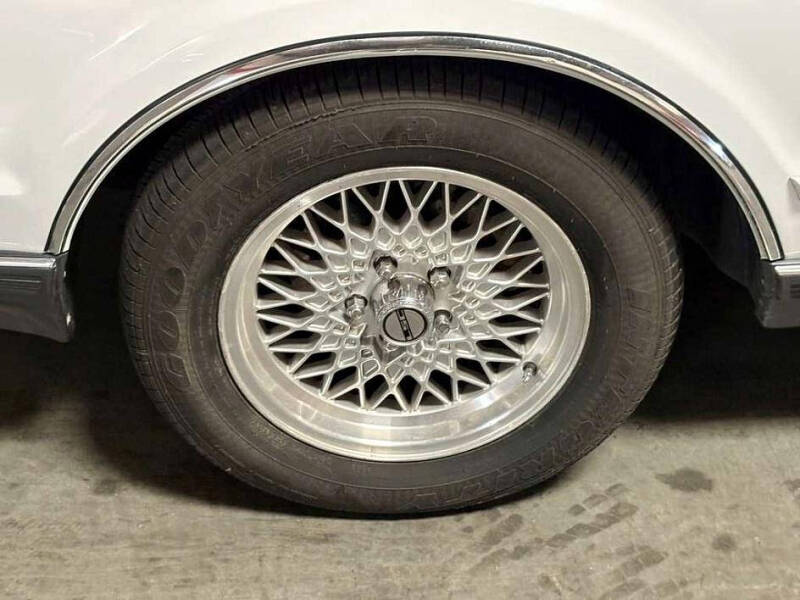 1990 Lincoln Mark VII LSC