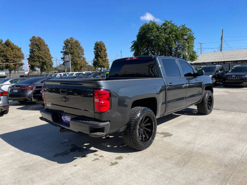 2018 Chevrolet Silverado 1500 LT photo 5