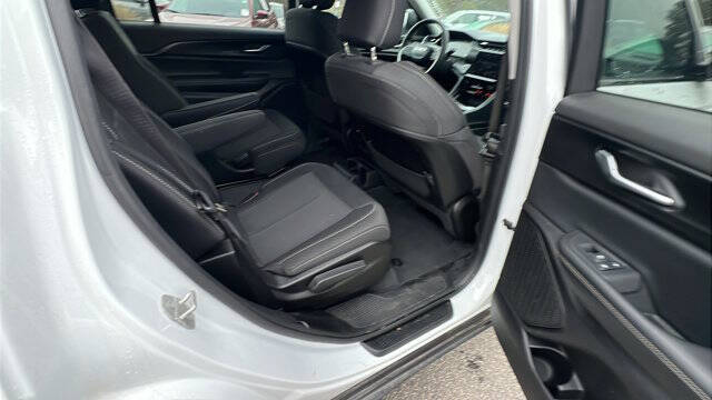 2023 Jeep Grand Cherokee L Laredo