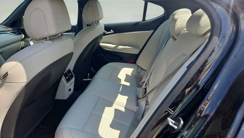 2025 Genesis G70