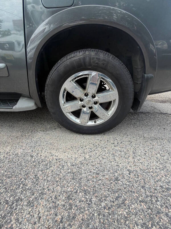 2011 Nissan Armada Platinum