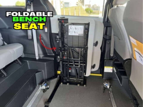 2025 Toyota Sienna LE 8-Passenger