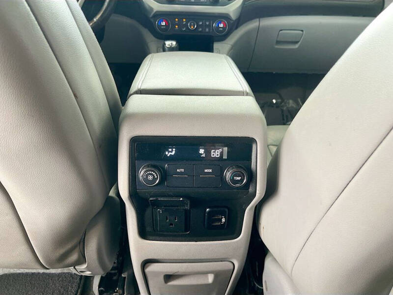 2017 GMC Acadia SLT-1