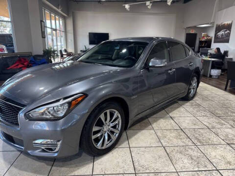 2016 Infiniti Q70 Hybrid