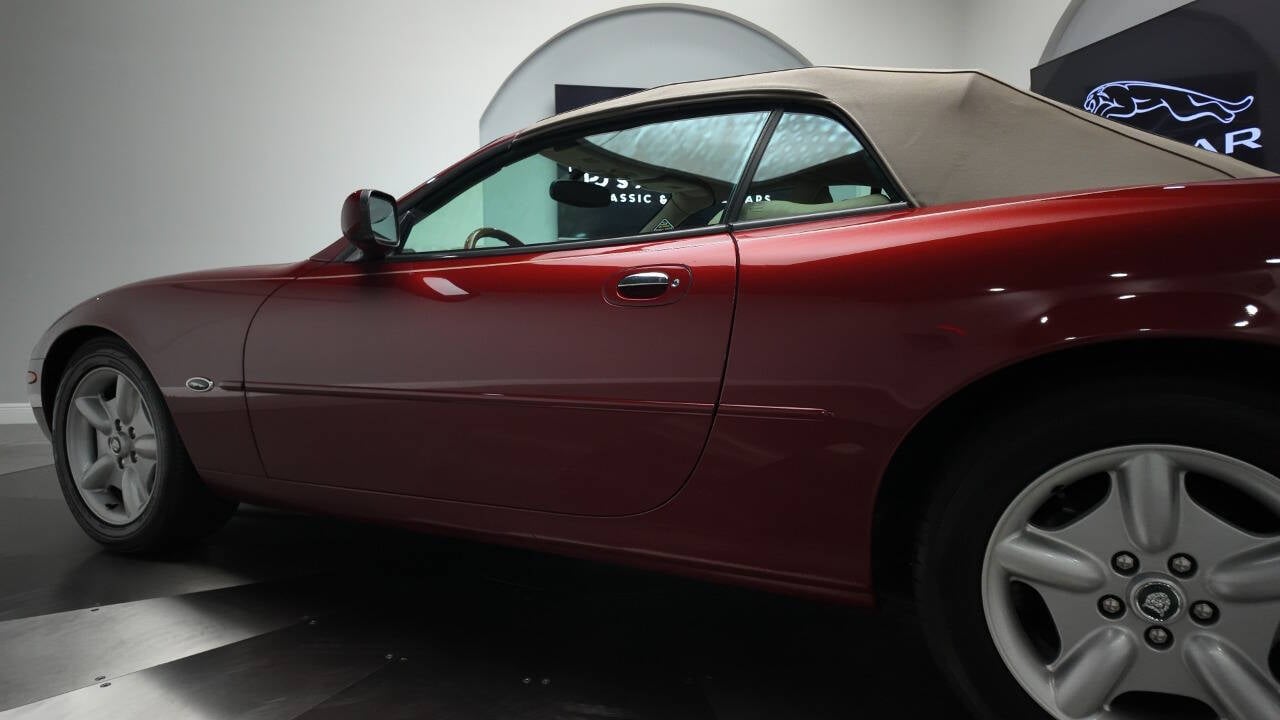 1998 Jaguar XK-Series 24
