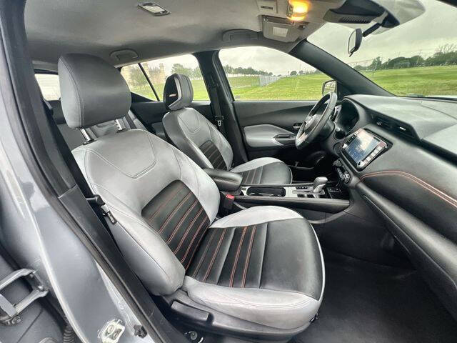 2023 Nissan Kicks SR