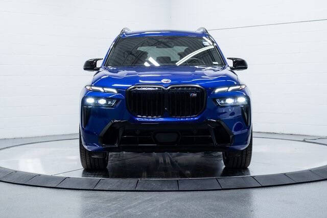 2023 BMW X7 M60i