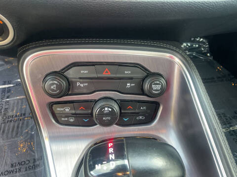 2015 Dodge Challenger SXT