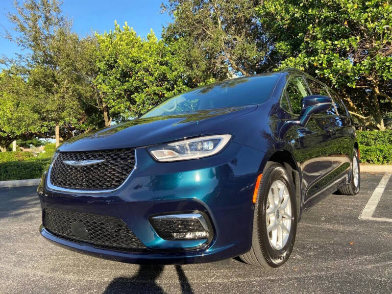 2022 Chrysler Pacifica Touring L