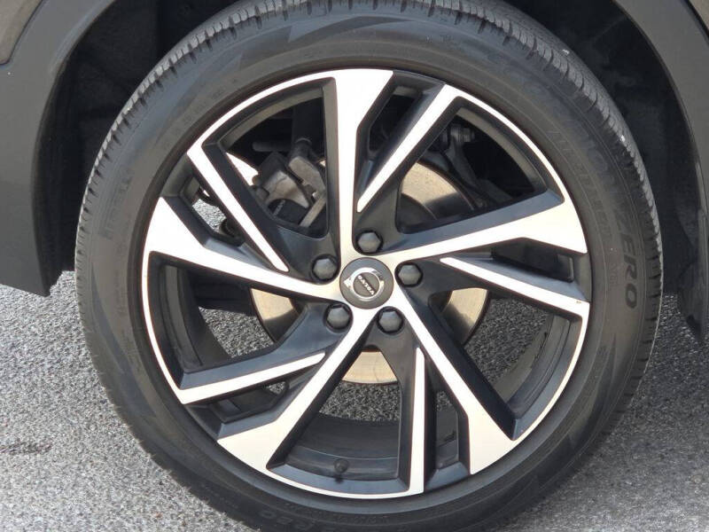 2021 Volvo XC40 T5 R-Design