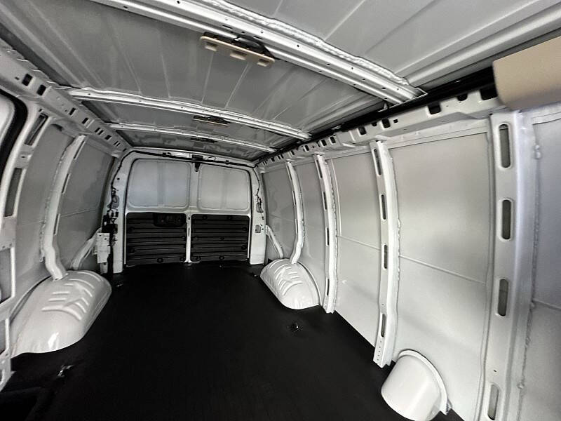 2025 Chevrolet Express 2500