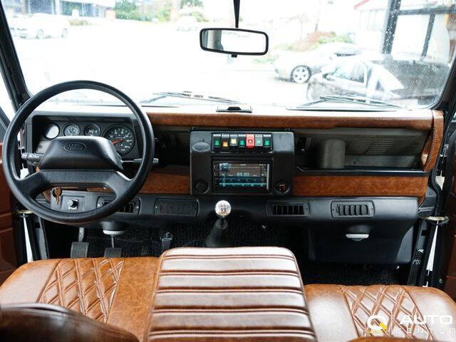 1987 Land Rover Defender