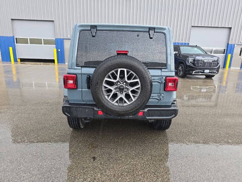 2024 Jeep Wrangler Sahara